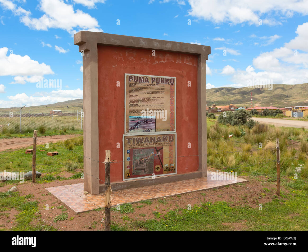 Eingang zum Puma Punku - Bestandteil einer großen Tempelanlage Tiwanaku Website, Bolivien Stockfoto