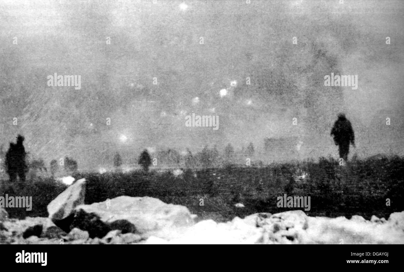 Britische Infanterie von der 47. Division voran in einer Gaswolke während der Schlacht von Loos Stockfoto