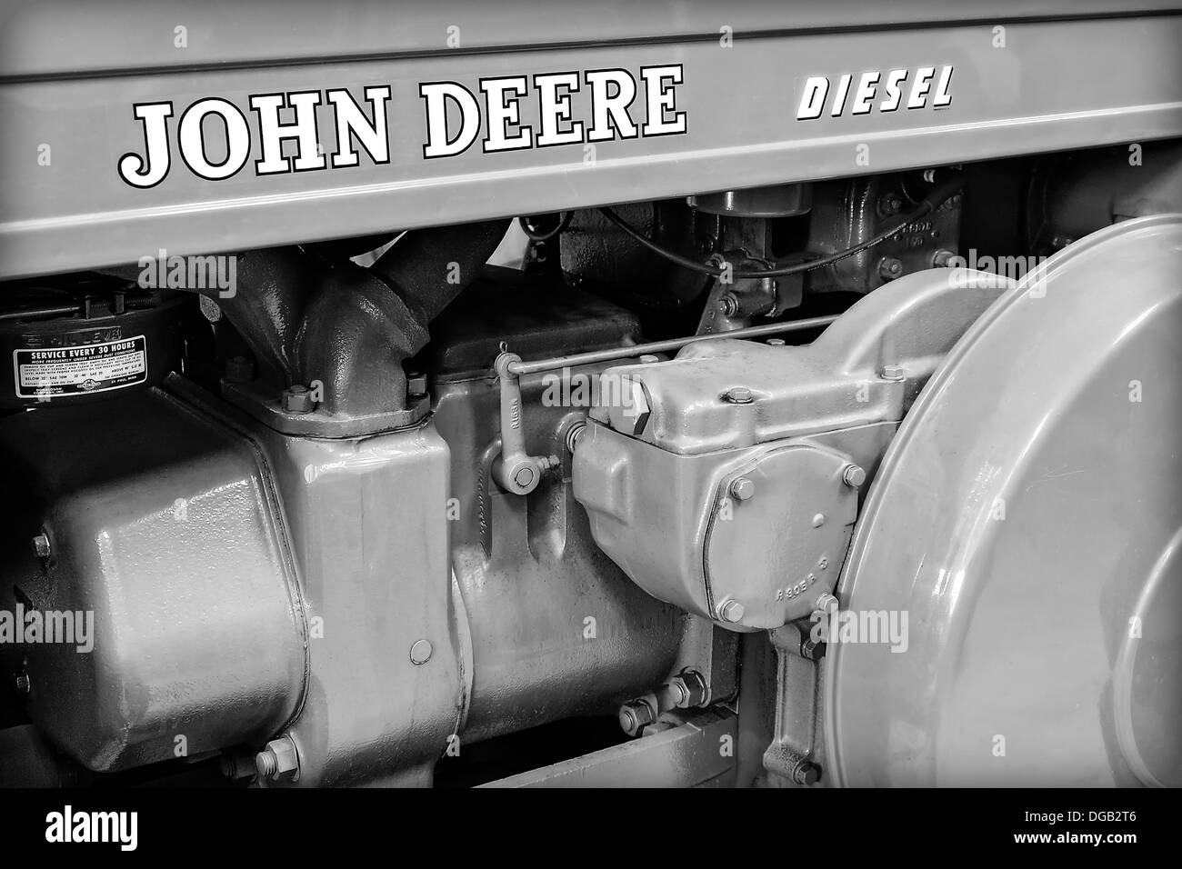 Detailansicht eines John Deere-Traktoren-Motors. Stockfoto