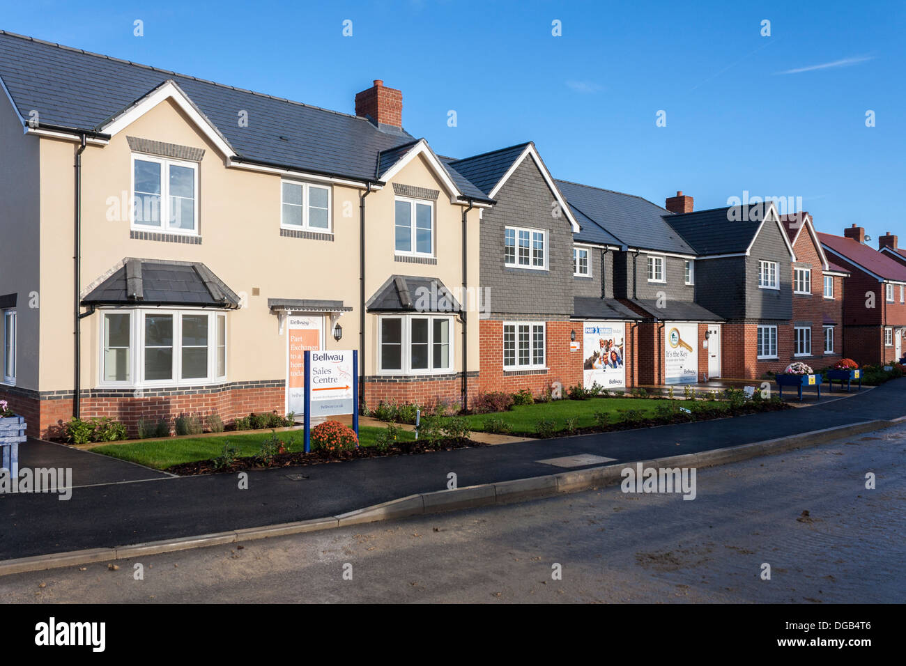 Haus bauen Neubausiedlung im Jahr 2013. Reading, Berkshire, Südost-England, GB, UK. Stockfoto