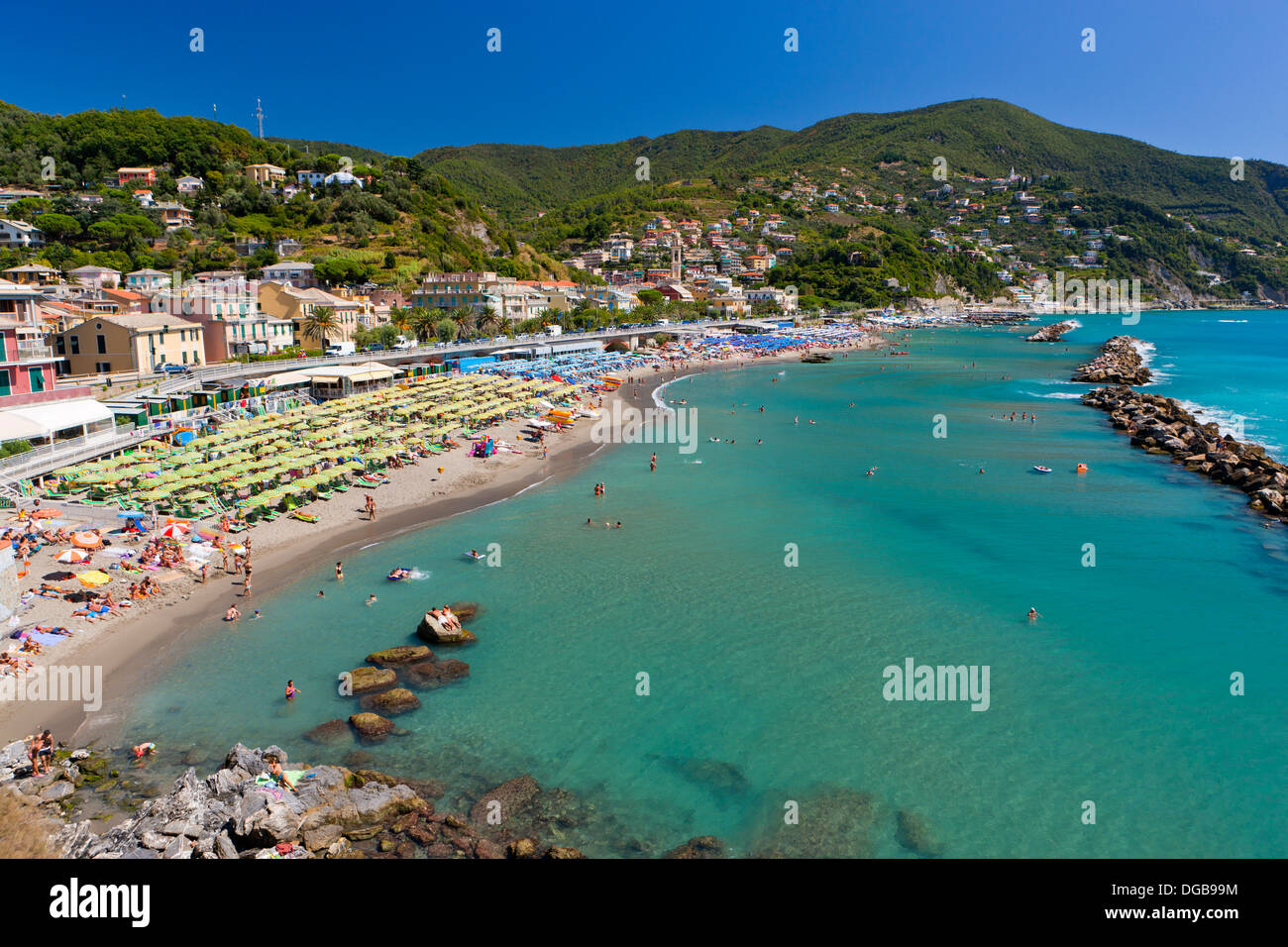 Strand von Moneglia, Riviera di Levante, Provinz Genua, Ligurien, Italien Stockfotografie Alamy