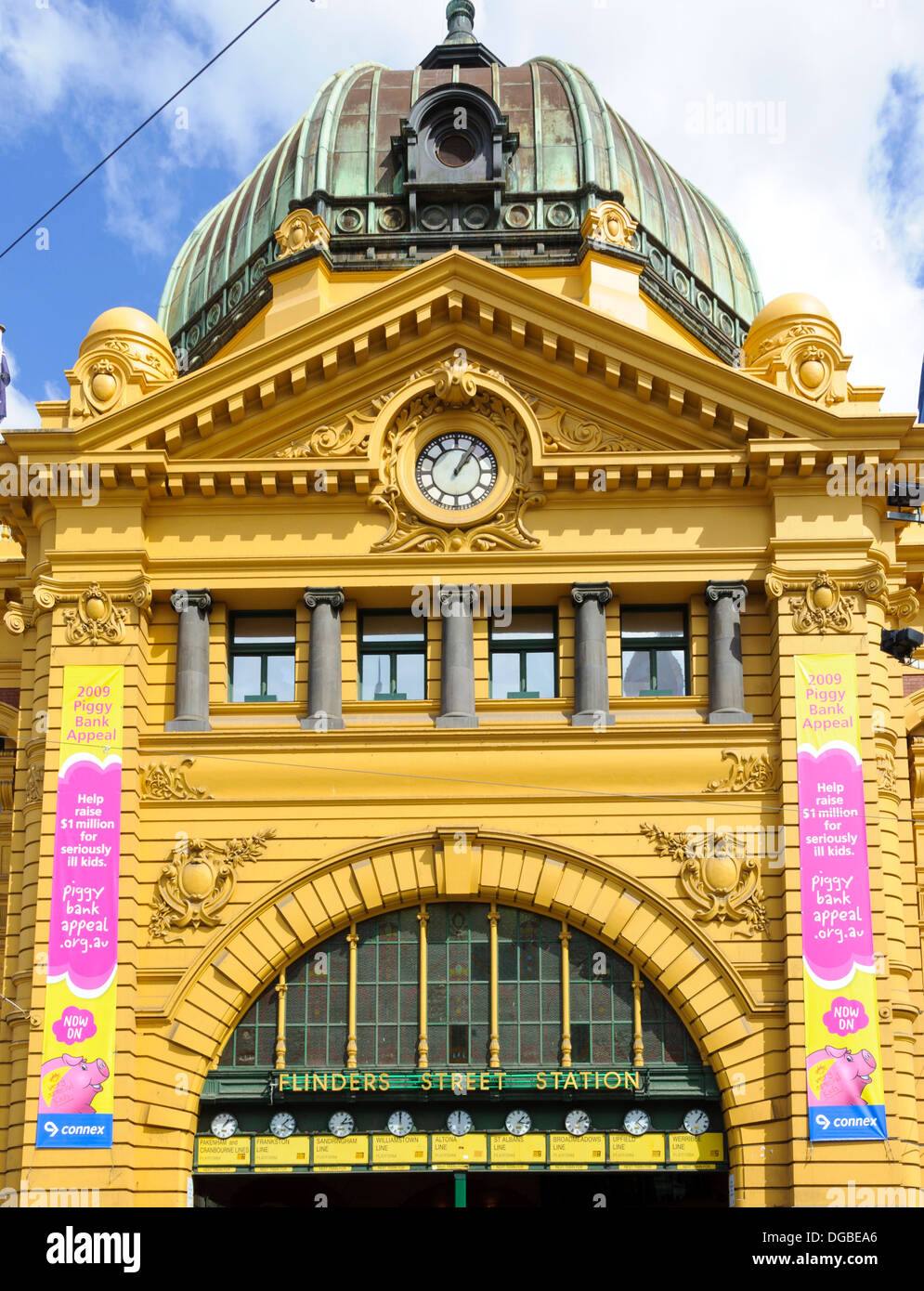 Flinders Street Station: eine der berühmtesten Sehenswürdigkeiten in Melbourne, Australien Stockfoto