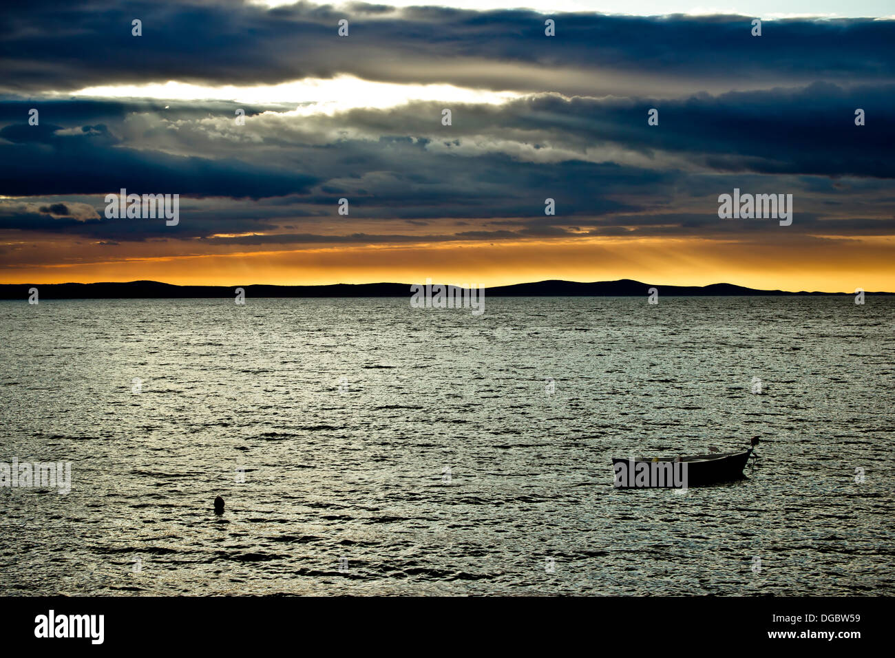 Sonnenuntergang über dem Meer in Dalmatien, Zadar, Kroatien Stockfoto