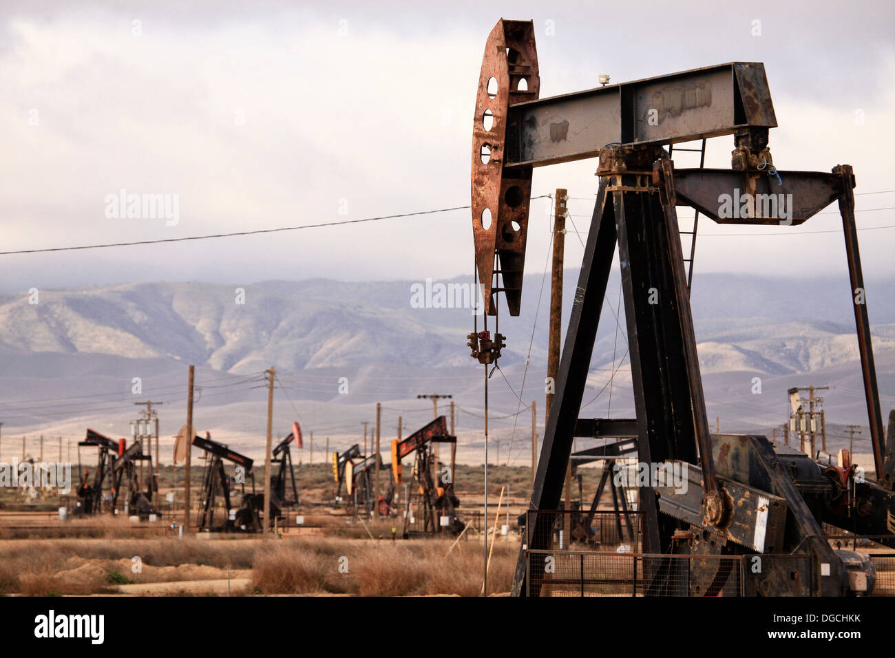 Bohrtürme in Ölquelle, California Stockfoto