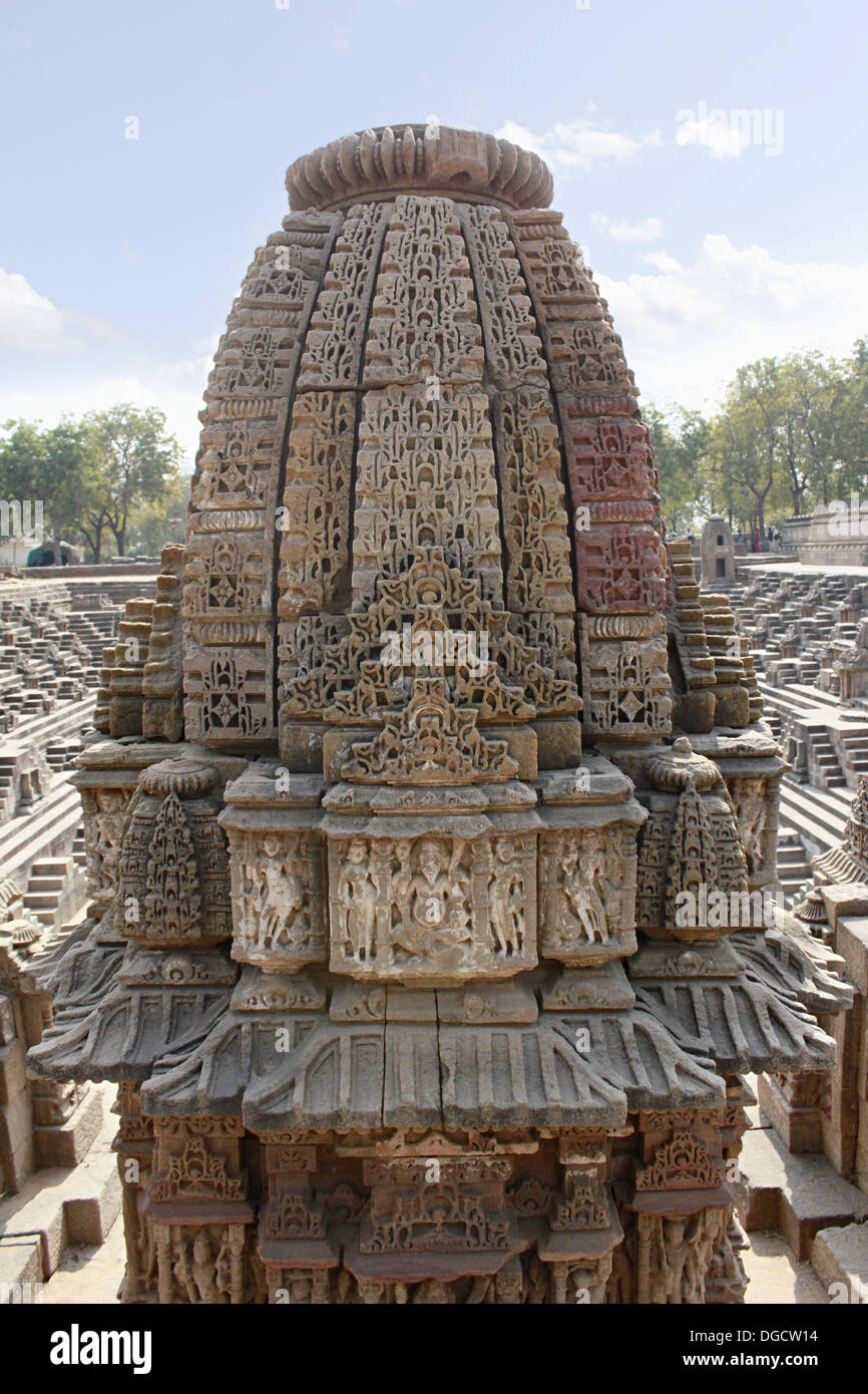 Kuppel, Miniatur-Schrein, Surya Kund. Sonne-Bügel, Modhera, Gujarat, Indien. Stockfoto