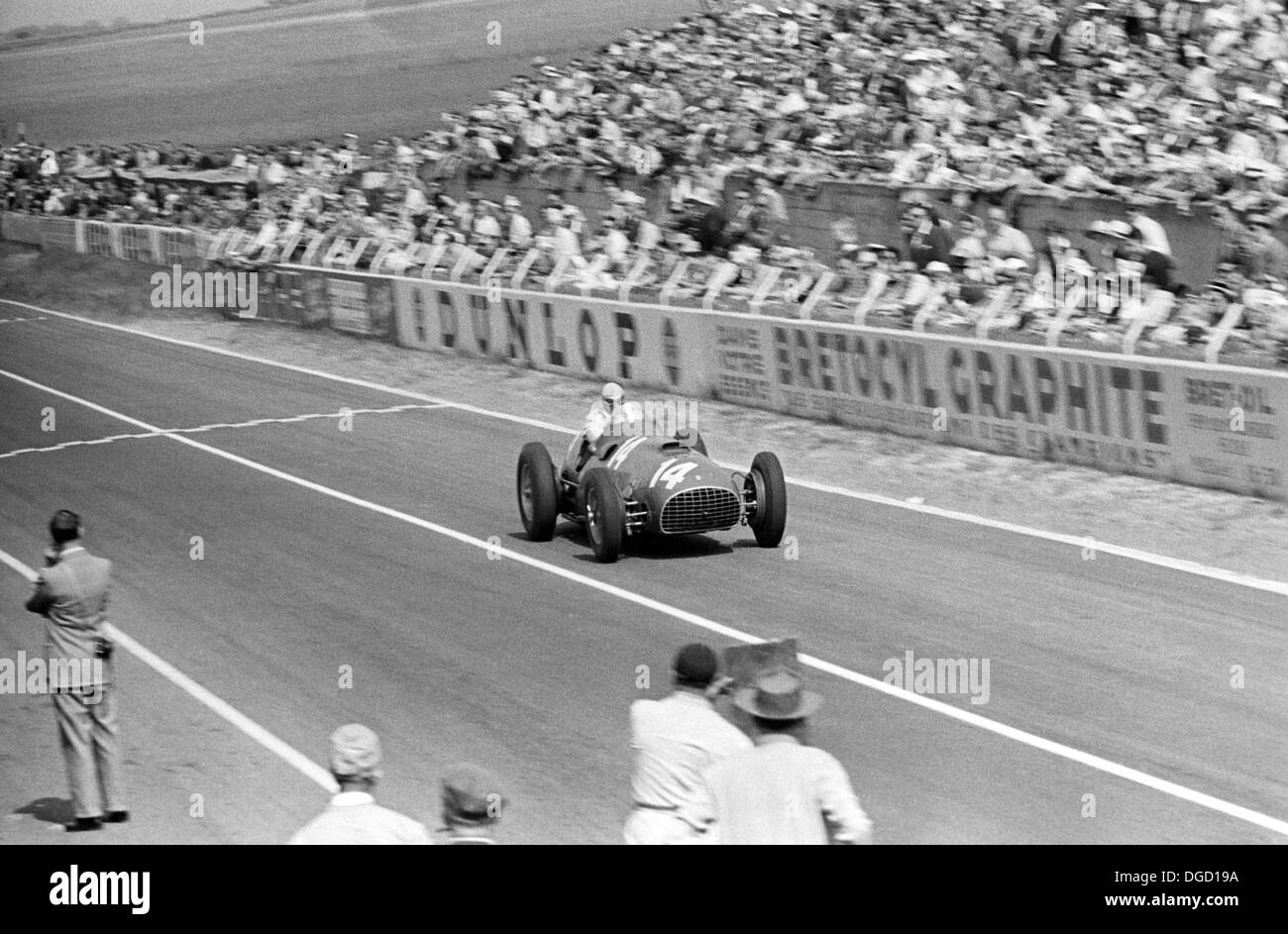 Froilan Gonzalez fahren eines Ferrari 375 V12 im Grand Prix von Frankreich, Reims, Frankreich 1951. Stockfoto