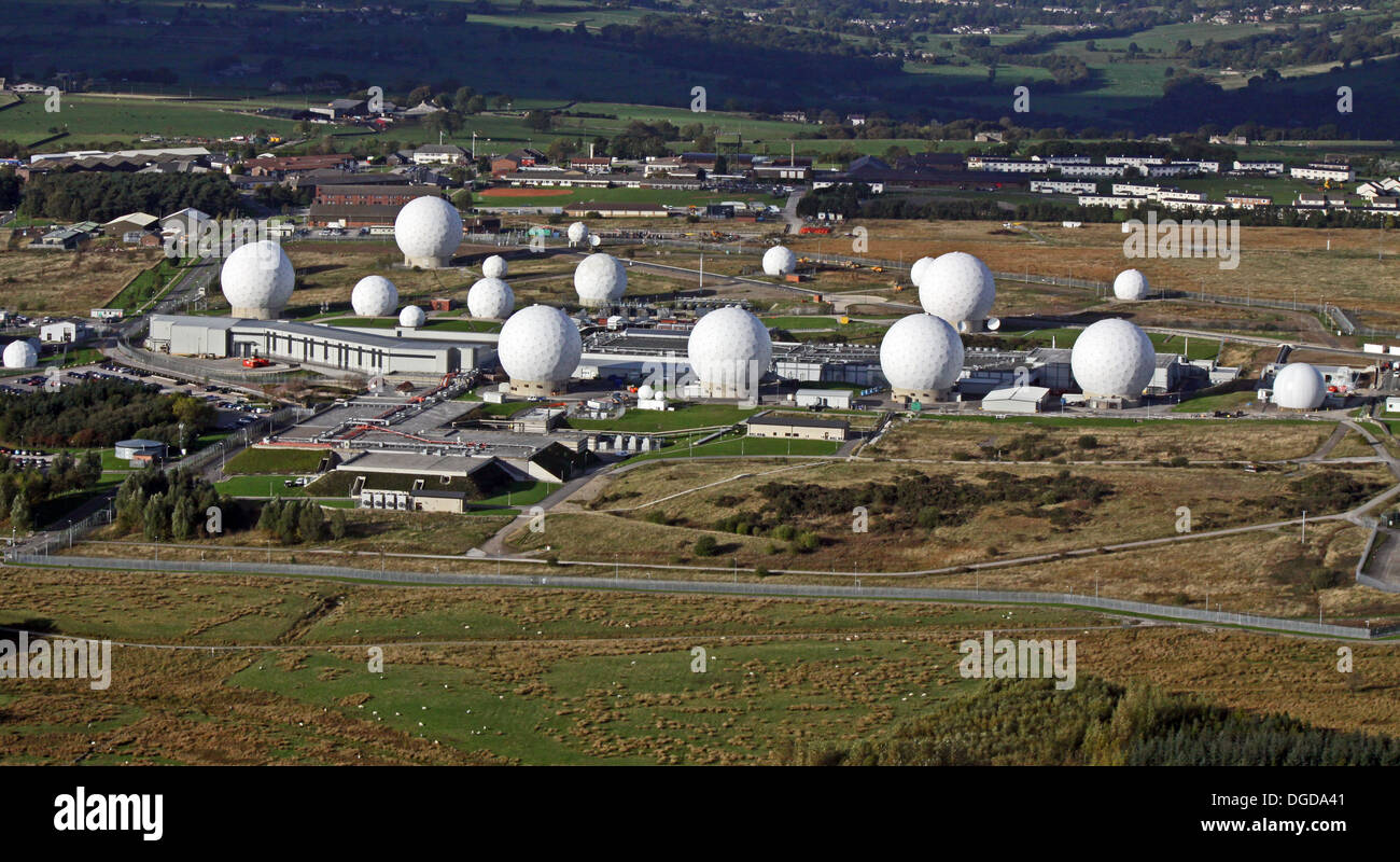 Luftbild von der USAF Hörstation in Menwith Hill in der Nähe von Harrogate, North Yorkshire, UK Stockfoto