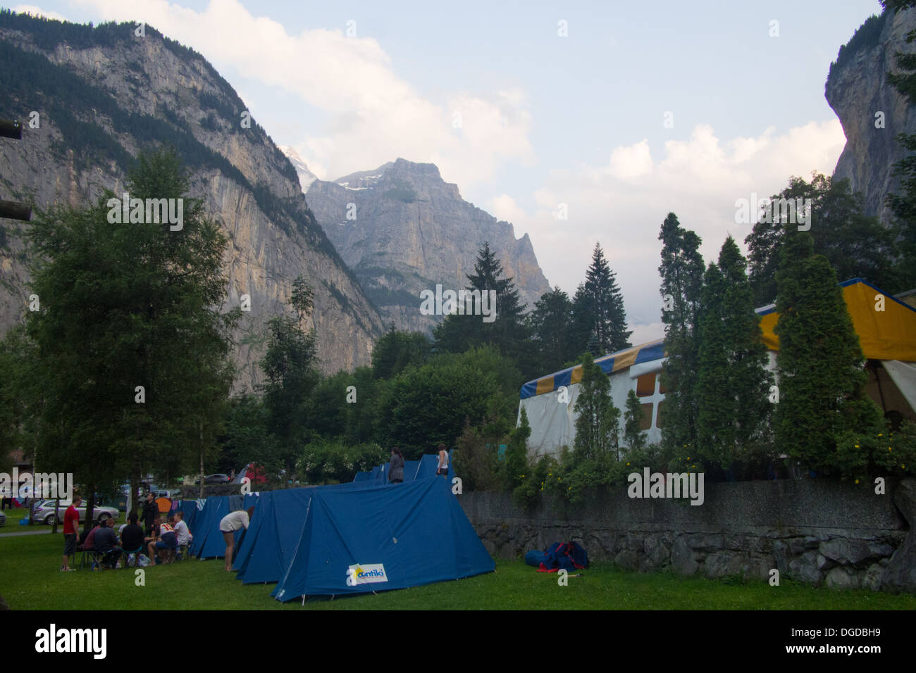 Campingplatz "Camping Jungfrau" in Lauterbrunnen Tal, Berner Oberland, Schweiz Stockfoto