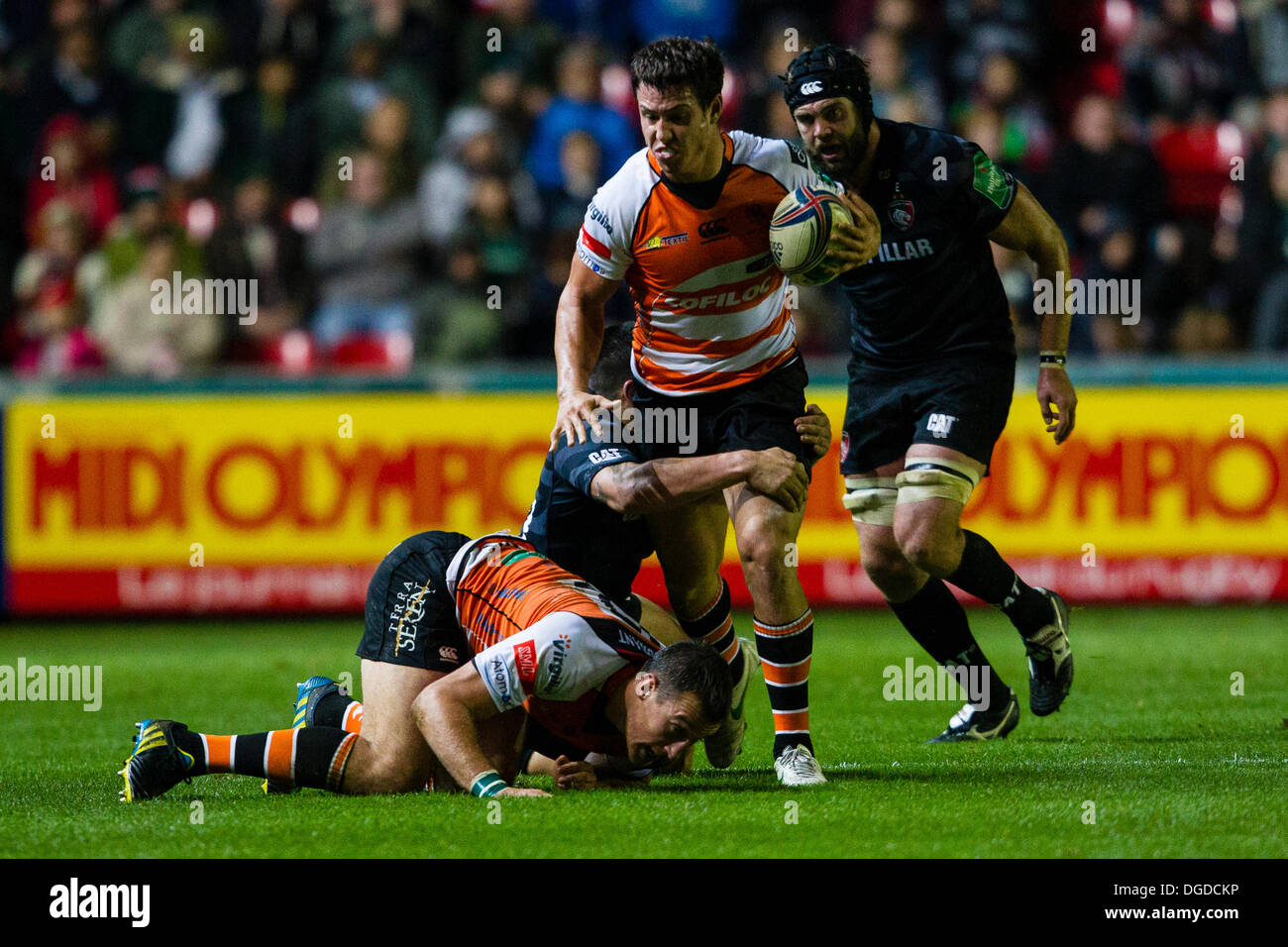 Leicester, UK. 18. Oktober 2013. Aktion aus dem 2013 / 14 Heineken Cup Pool 5 Runde 2 Spiel zwischen Leicester Tigers (ENG) und Benetton Treviso (ITA) spielte an der Welford Road, Leicester auf Freitag, 18. Oktober 2013. Bildnachweis: Graham Wilson/Alamy Live-Nachrichten Stockfoto