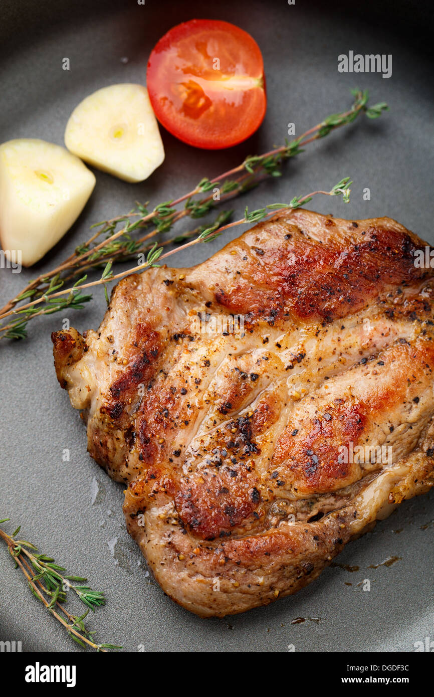 Gekochtes steak -Fotos und -Bildmaterial in hoher Auflösung – Alamy