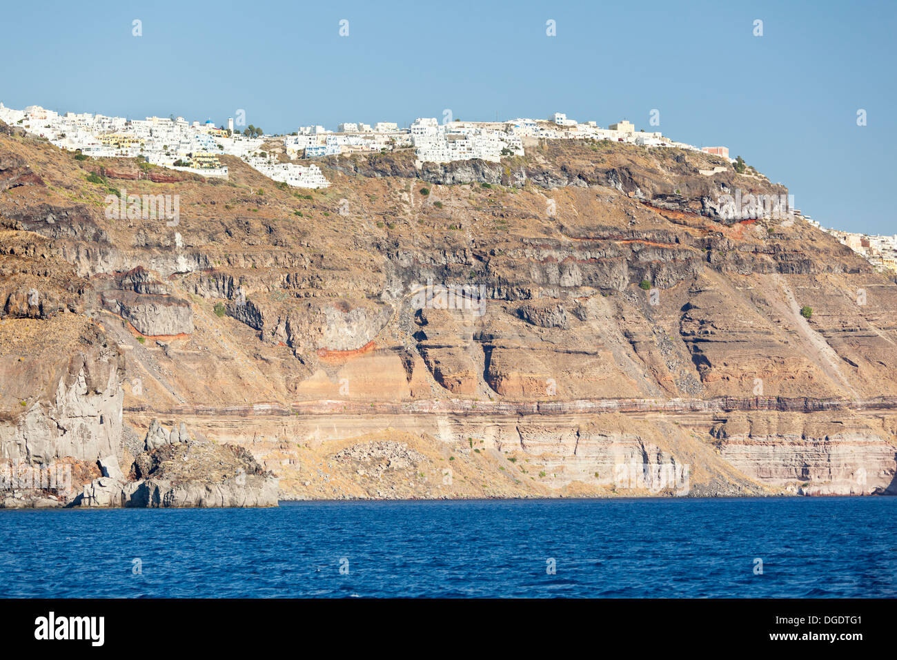 Santorini-Klippen und Firostefani in Griechenland. Stockfoto