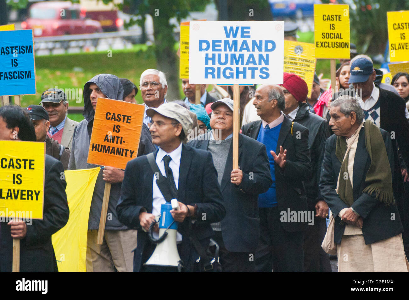 London, UK. 19. Oktober 2013. Kaste Watch UK demonstriert gegen die indischen Kastensystem, das Chancengleichheit für alle verweigert. Bildnachweis: Paul Davey/Alamy Live-Nachrichten Stockfoto