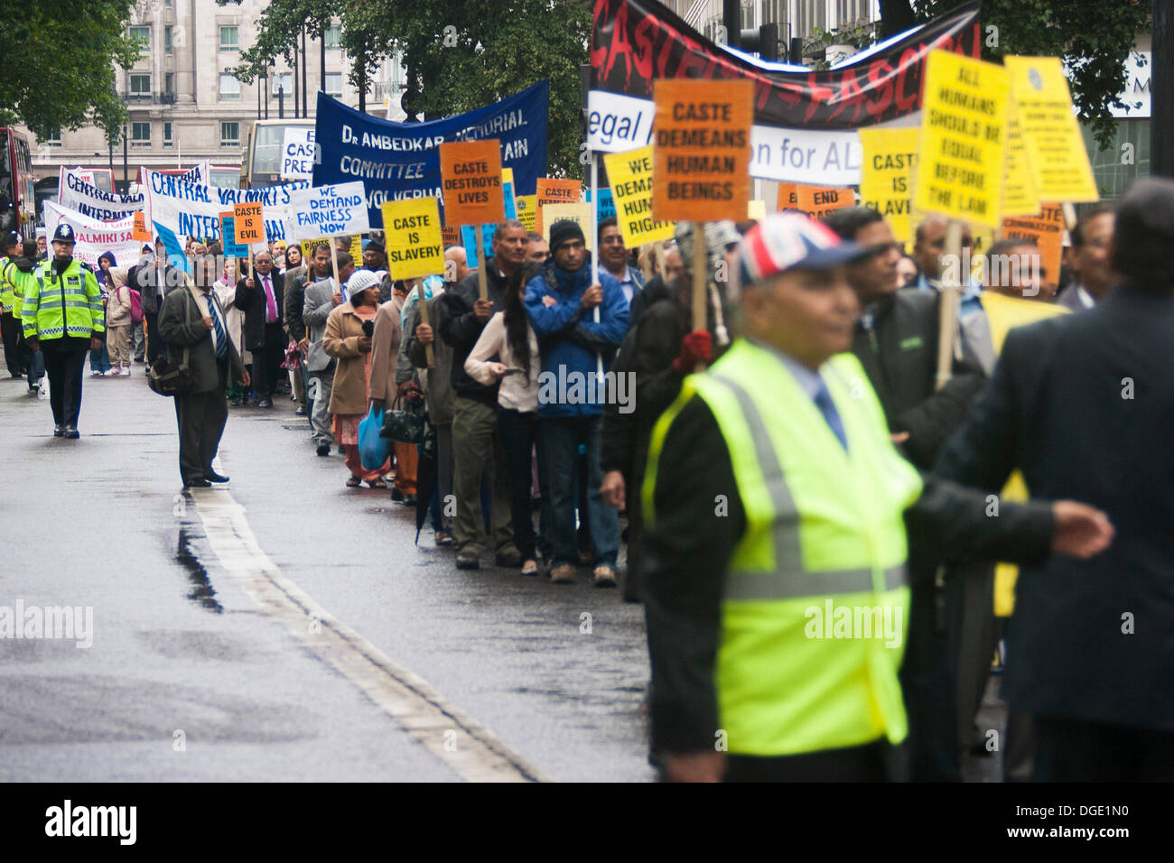 London, UK. 19. Oktober 2013. Kaste Watch UK demonstriert gegen die indischen Kastensystem, das Chancengleichheit für alle verweigert. Bildnachweis: Paul Davey/Alamy Live-Nachrichten Stockfoto