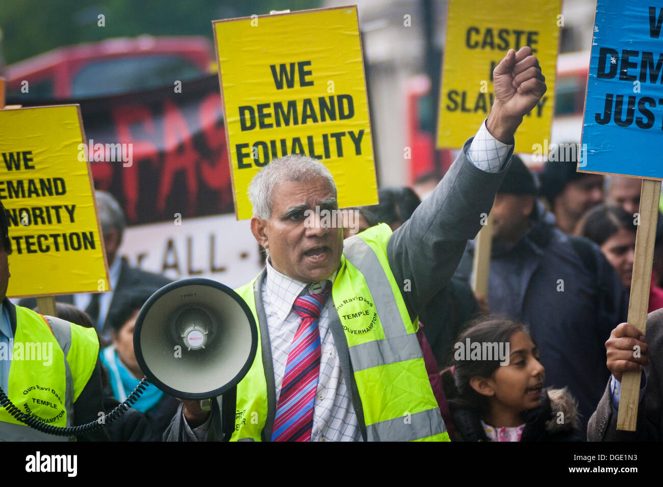 London, UK. 19. Oktober 2013. Burg Watch UK demonstriert gegen die indischen Kastensystem, das Chancengleichheit für alle verweigert. Bildnachweis: Paul Davey/Alamy Live-Nachrichten Stockfoto