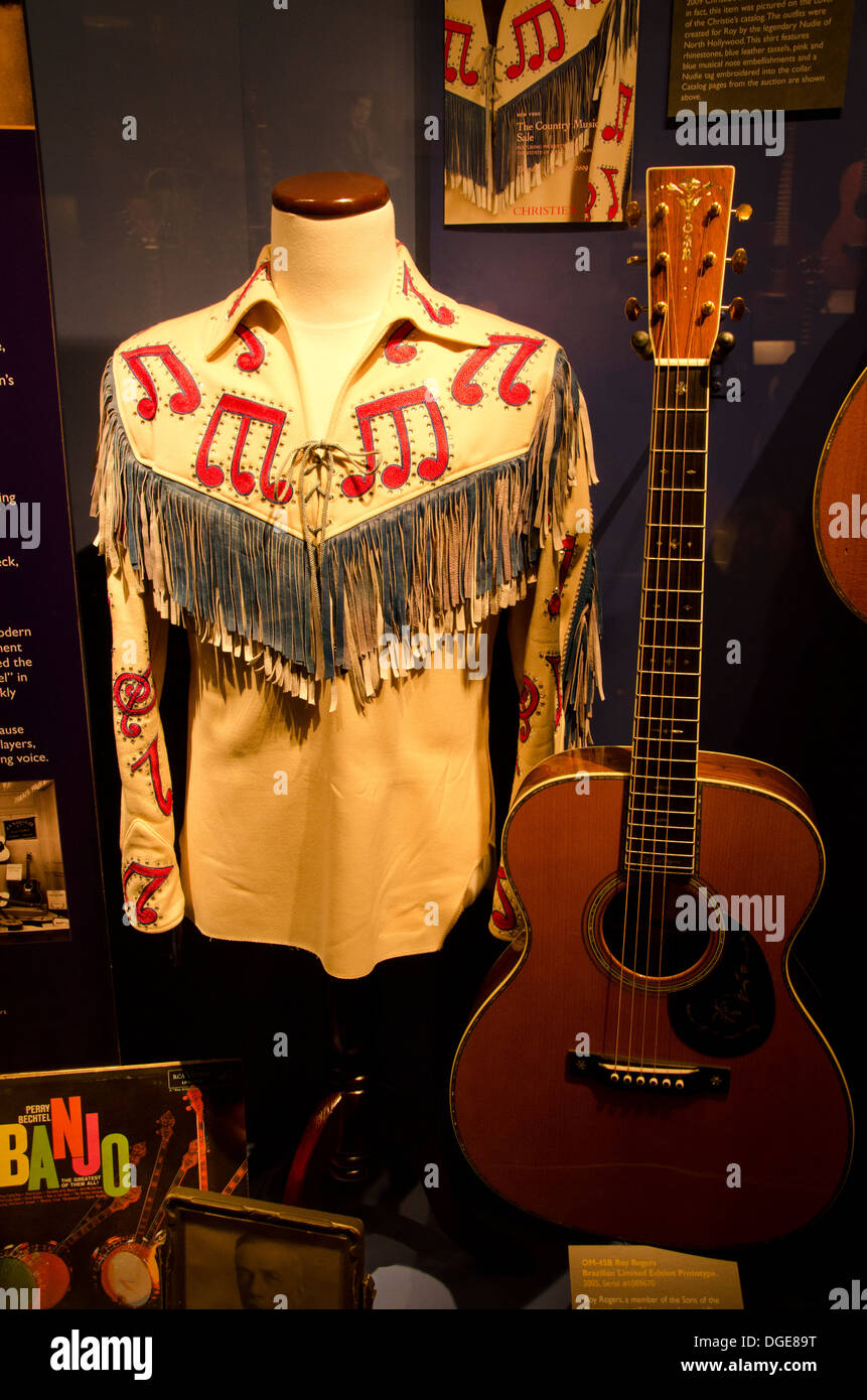 Roy Rogers Lederweste und Gitarre auf Anzeige im Museum Martin Gitarre Gitarren-Fabrik in Nazareth, PA, USA Stockfoto