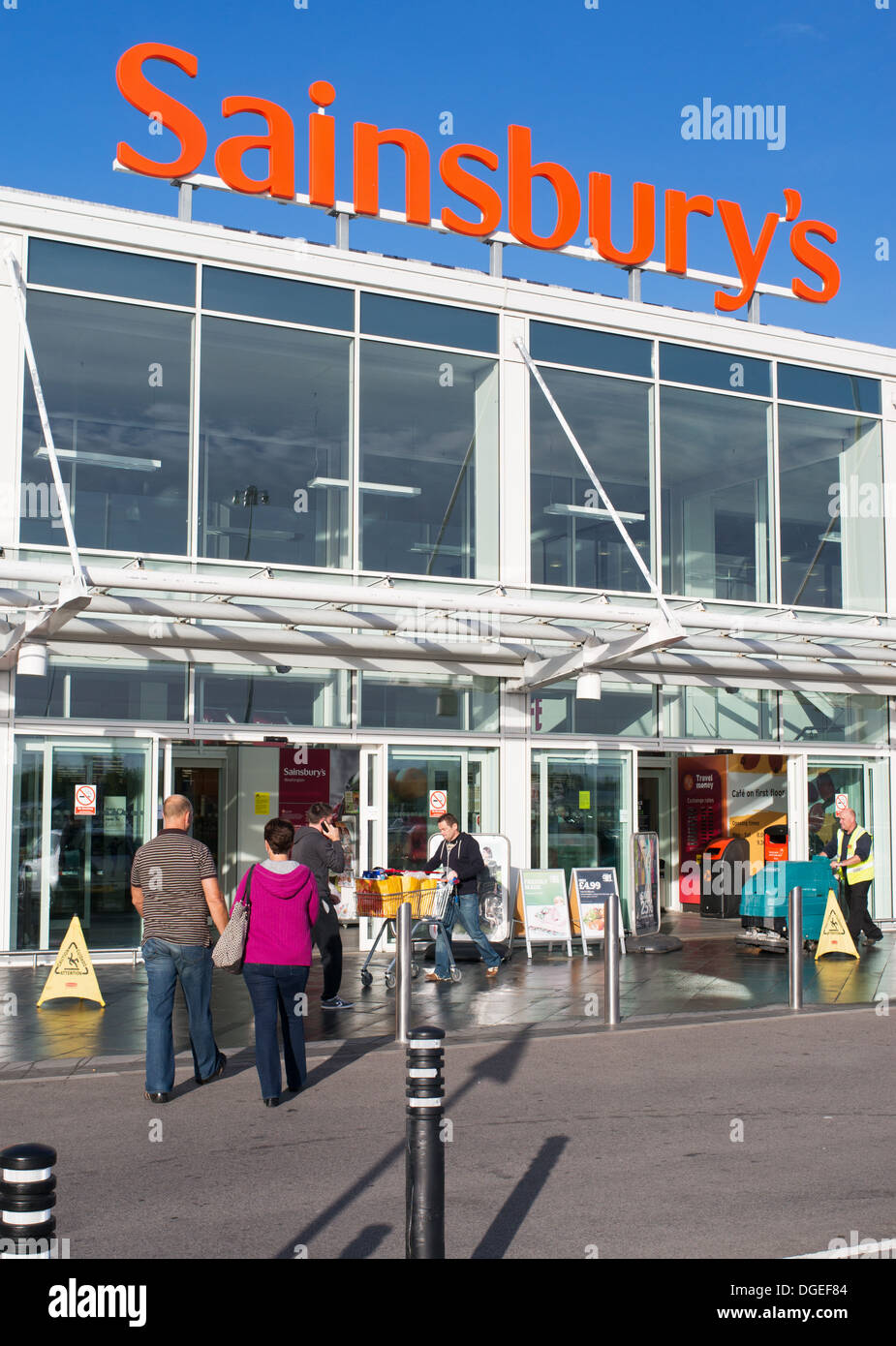 Eingang zum Sainsbury Supermarkt Washington. Nord-Ost-England, UK Stockfoto