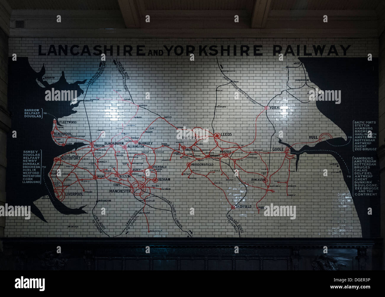 Karte von Lancashire und Yorkshire Railway Strecken an einer Wand an der Victoria Station, Manchester, England, UK Stockfoto