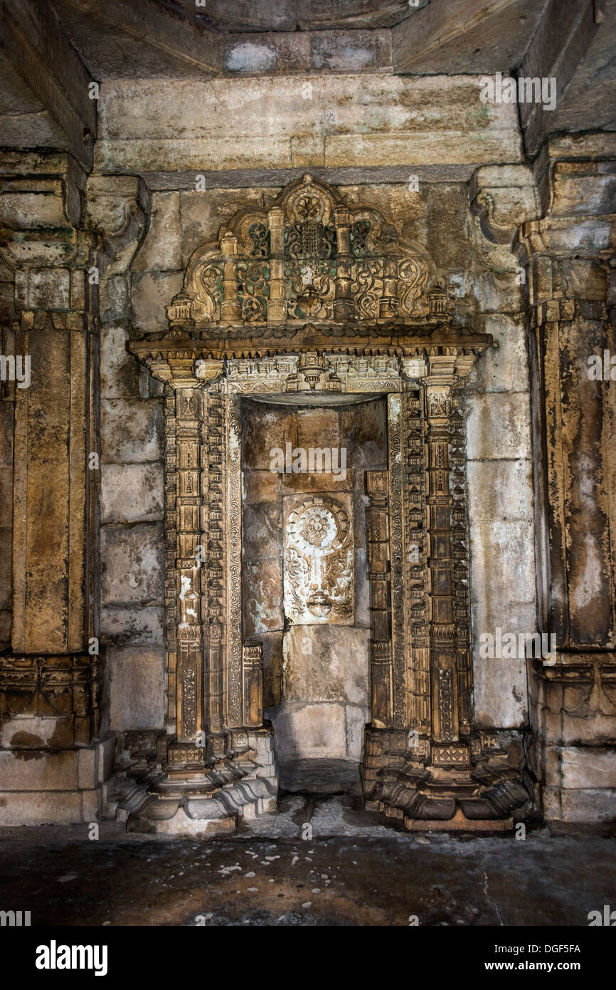 Eines der fünf Mehrabs, die Gesichter nach Mekka, Sahar Ki Masjib Moschee, Champaner, Gujarat, Indien Stockfoto