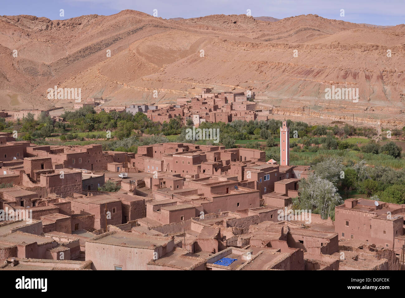 Ksar, befestigte Stadt, Straße der Kasbahs, Ounila-Tal, in der Nähe von Aït-Ben-Haddou, Souss-Massa-Draâ Region, Marokko Stockfoto