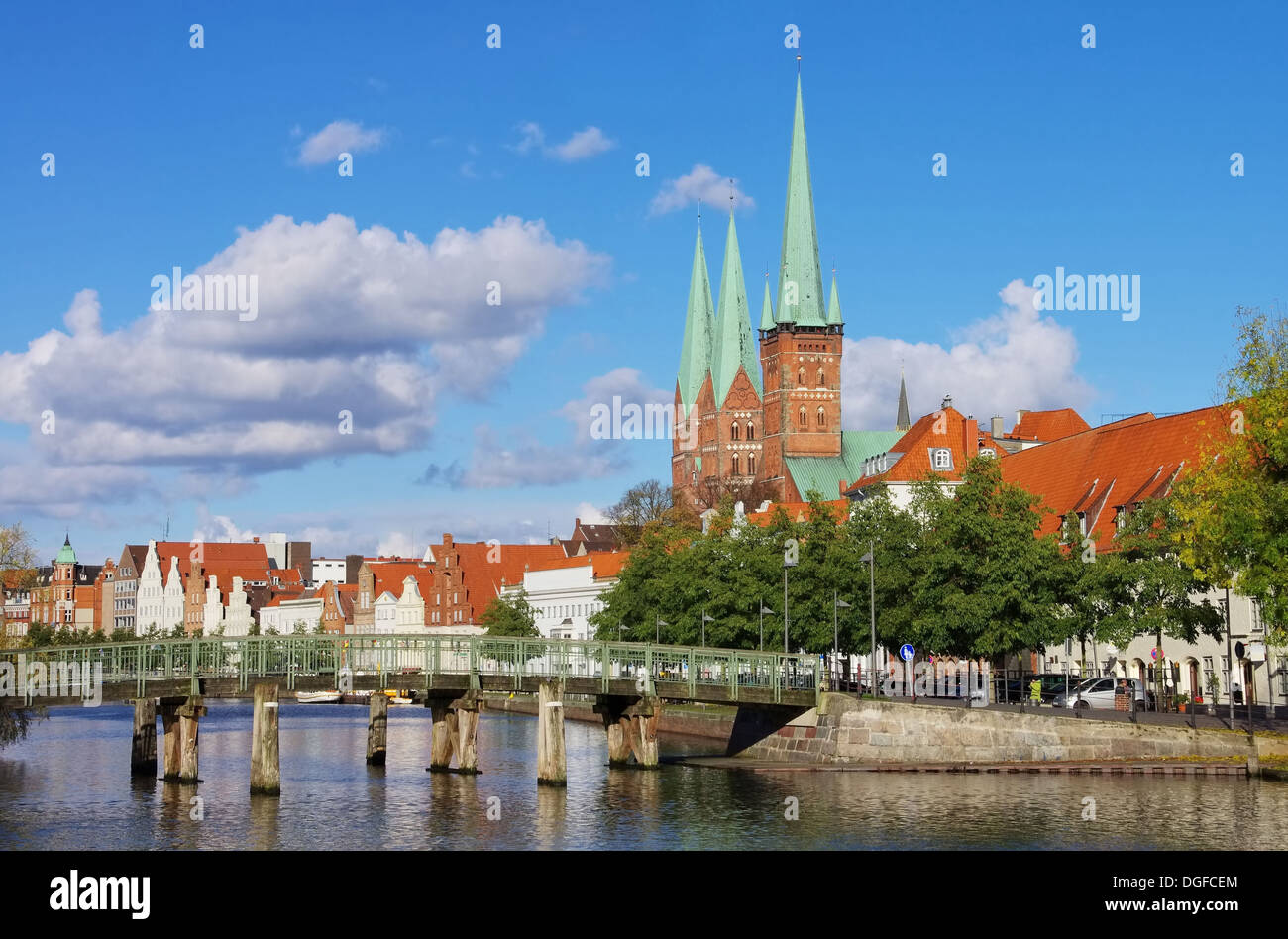 Hansestadt lübeck skyline -Fotos und -Bildmaterial in hoher Auflösung ...