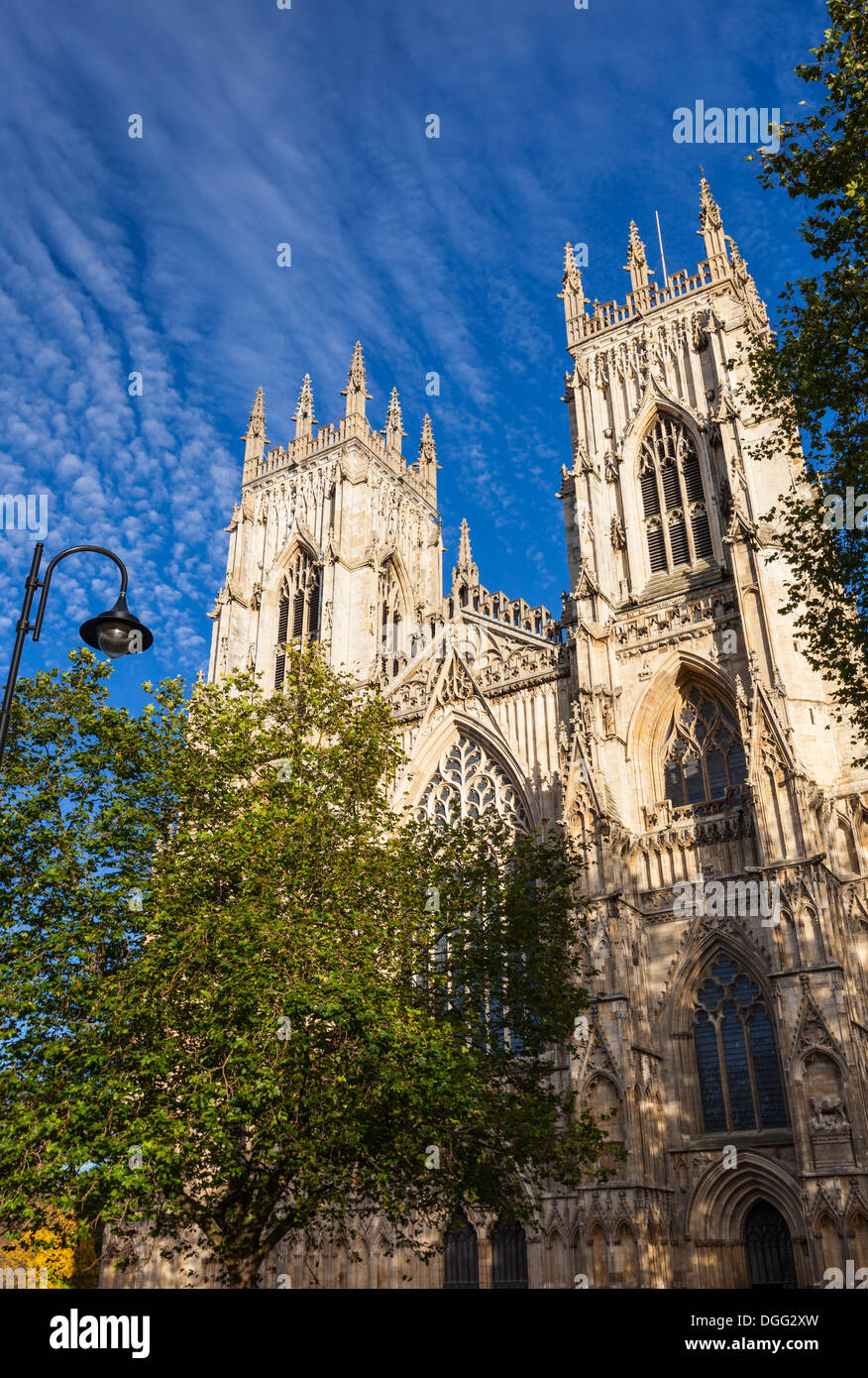Westfassade des York Minster in York, England, UK Stockfoto