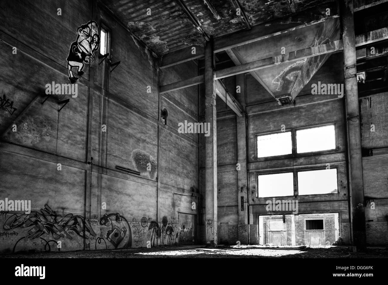 Italien. Wandmalerei in verlassenen Fabrik Stockfoto