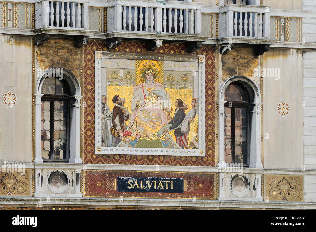 Palazzo Salviati Palast mit goldenem Glasmosaik, Dorsoduro, Canal Grande, Venedig, Veneto, Italien, Europa Stockfoto