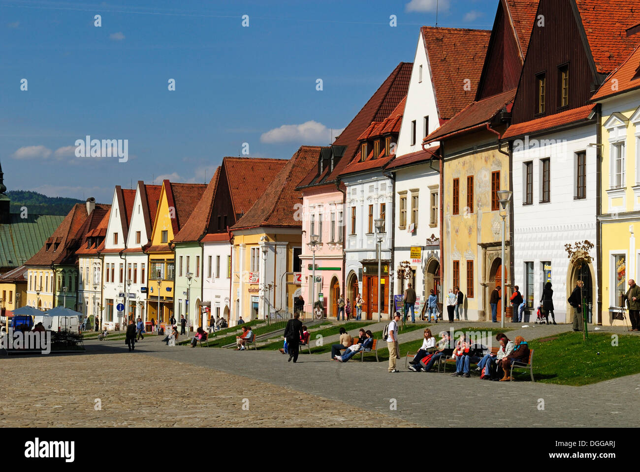 Bunte historischen Häusern in der Stadt Markt Platz Bardejov, UNESCO-Weltkulturerbe, Slowakei, Osteuropa Stockfoto