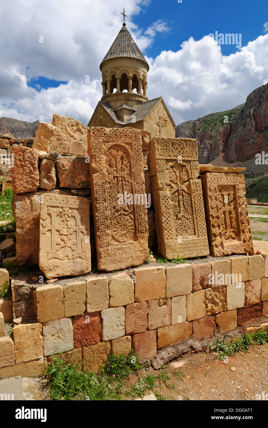 Historischen armenisch-orthodoxen Kirche mit Kreuz-Stein, Khachkar Noravank Kloster, Armenien, Asien Stockfoto