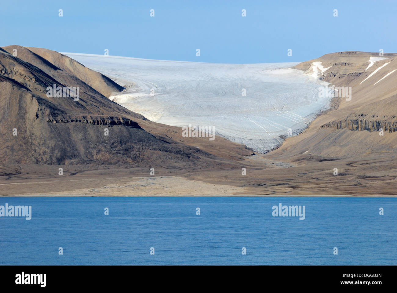 Gletscherzunge und arktische Wüste Landschaft von Devon Island, Nordwest-Passage, Nunavut, Kanada, Arktis Stockfoto