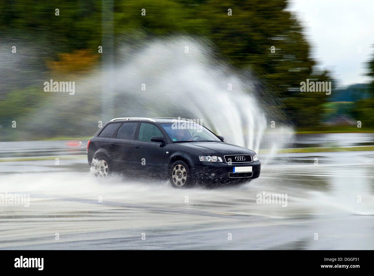 Auto, aquaplaning Stockfoto