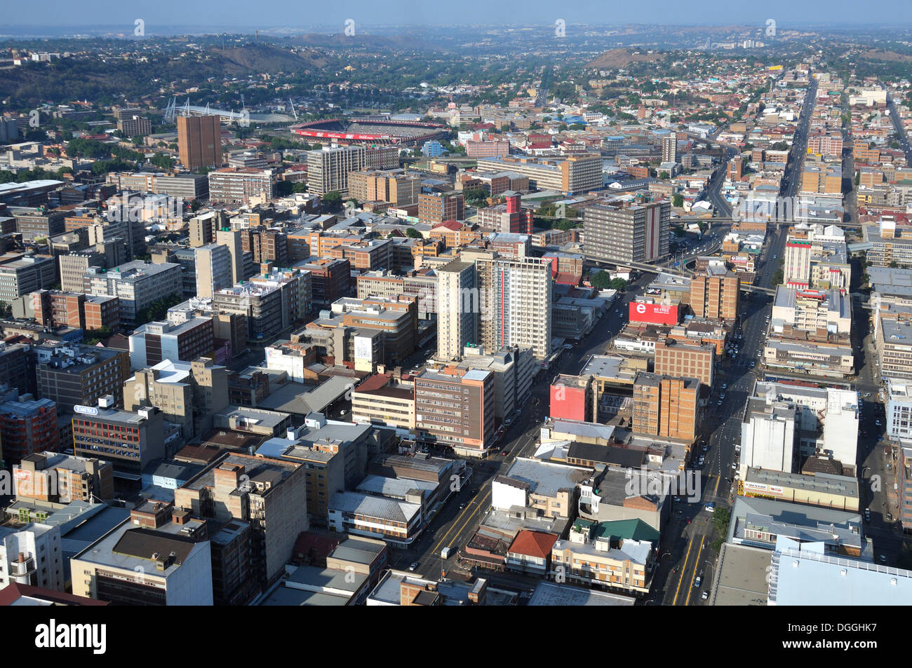 Blick über Johannesburg von der Terrasse des Carlton Centre, mit einer Höhe von 220m der höchsten Wolkenkratzers in Afrika Stockfoto
