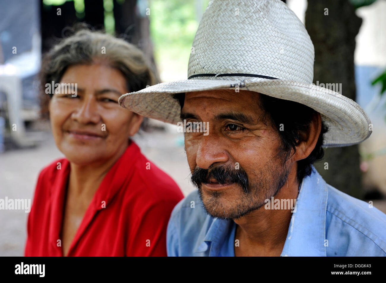 Paar, 58 und 59, La Sabaneta, Departamento Masaya, Nicaragua Stockfoto