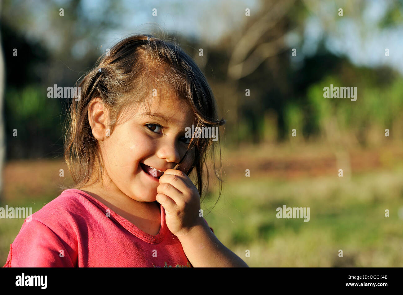 Mädchen, 3, Pastoreo, Caaguazu Abteilung, Paraguay Stockfoto