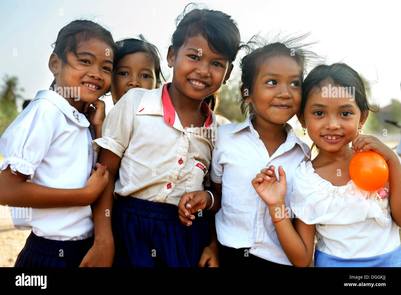 Gruppe von Mädchen, Lompong Dorf, versaut District, originellen Provinz, Kambodscha Stockfoto