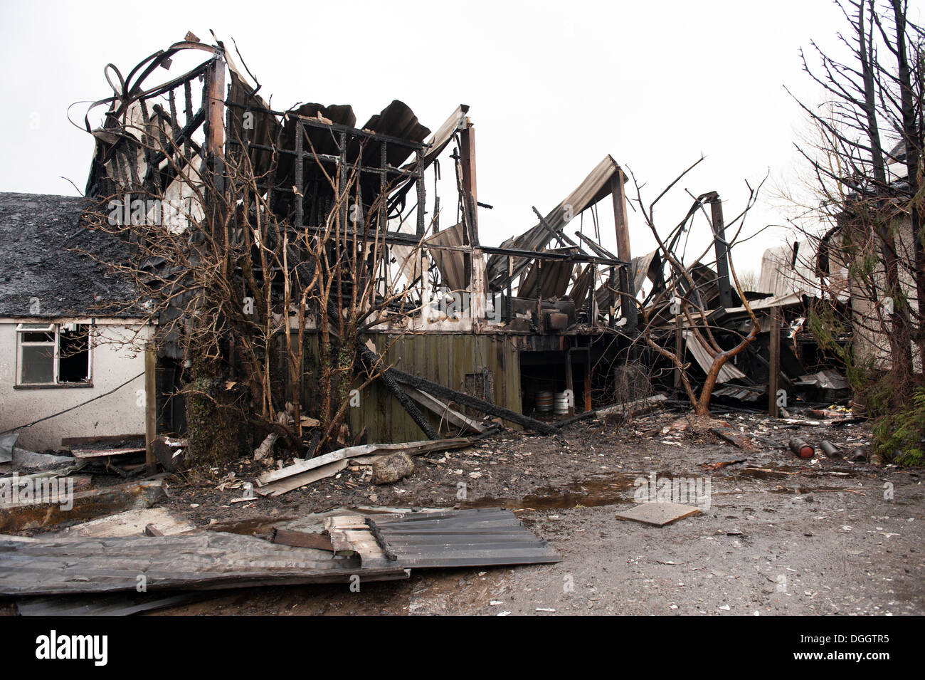 Cricket Pavillon Club Haus Feuer Brandstiftung ausgebrannt Stockfoto