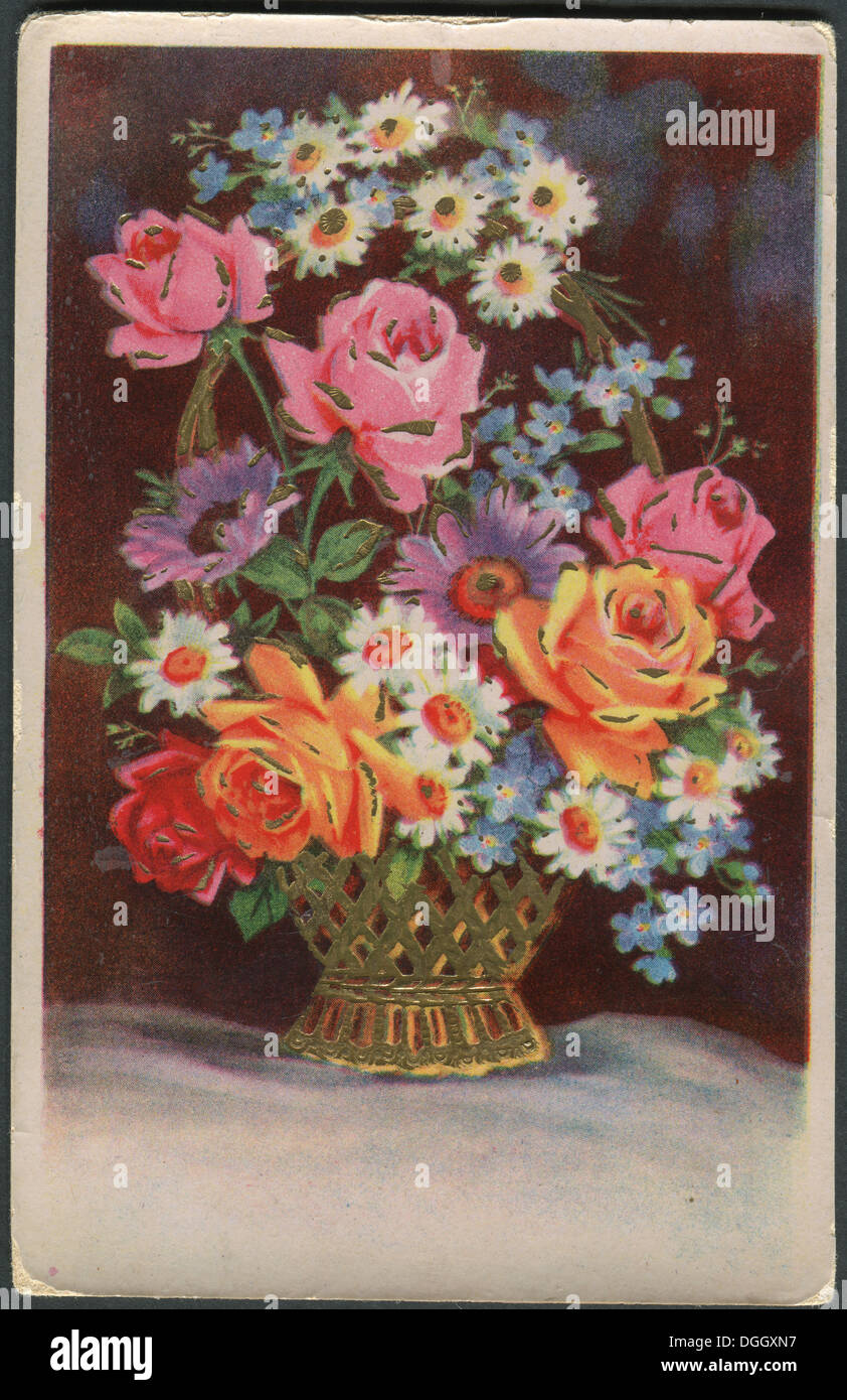 Deutsche alte Ansichtskarte. Weidenkorb mit Blumen. Stockfoto