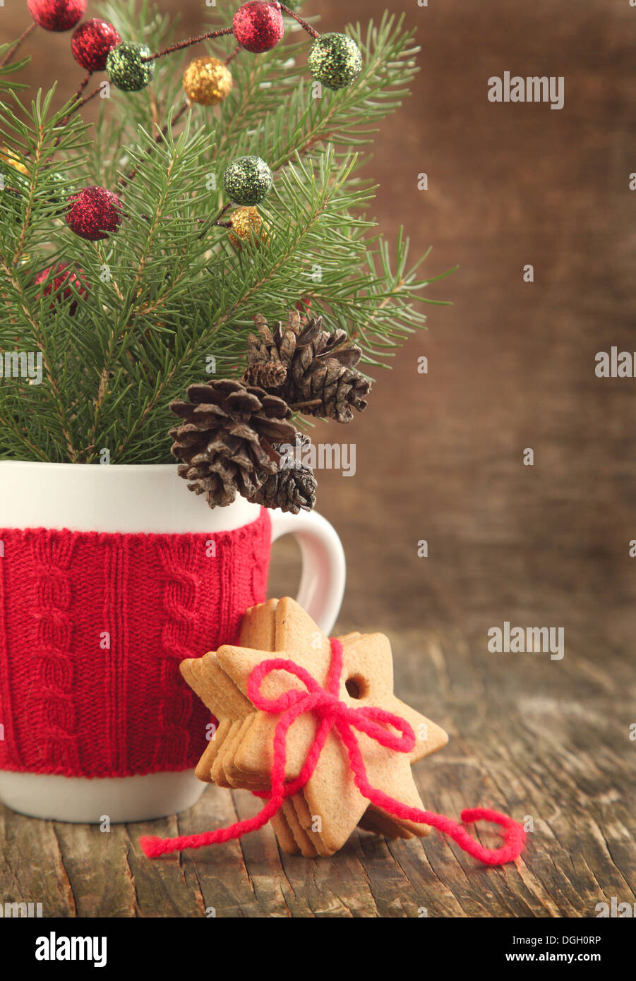 Dekoration und Lebkuchen Weihnachtsplätzchen Stockfoto