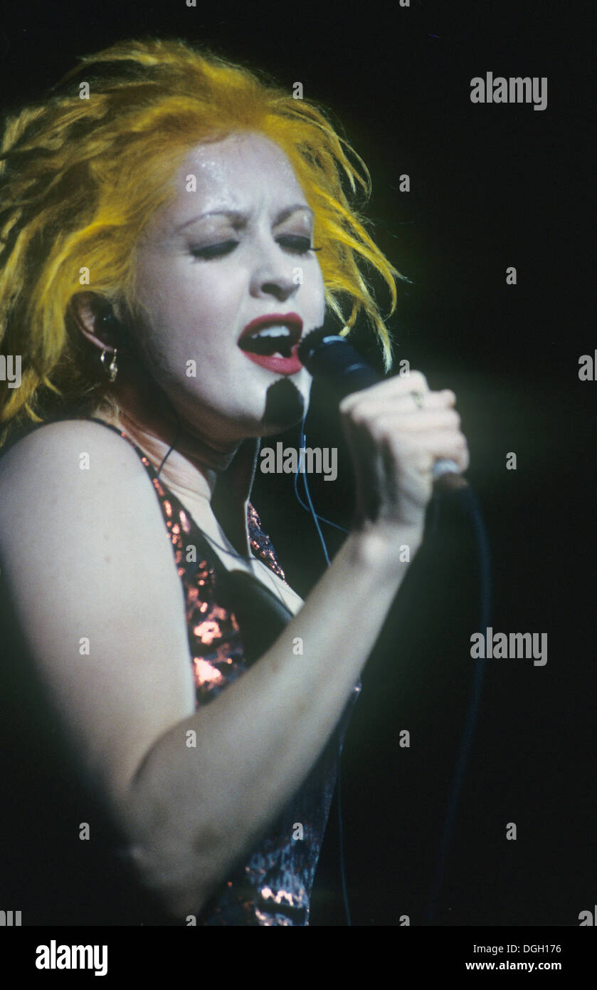 cyndi-lauper-stockfotos-und-bilder-kaufen-alamy