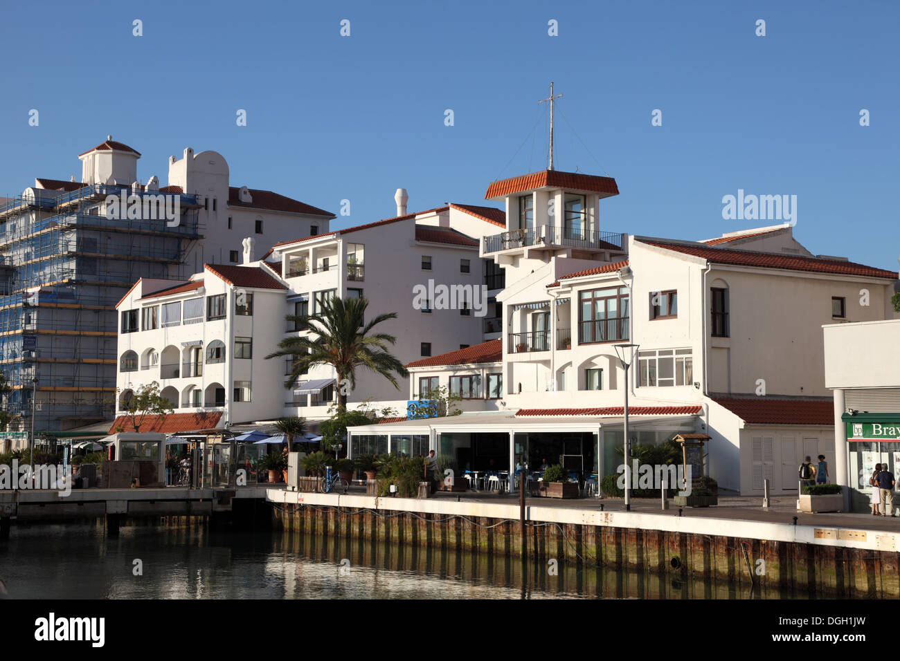 Gebäude an der Ocean Village Marina in Gibraltar Stockfoto