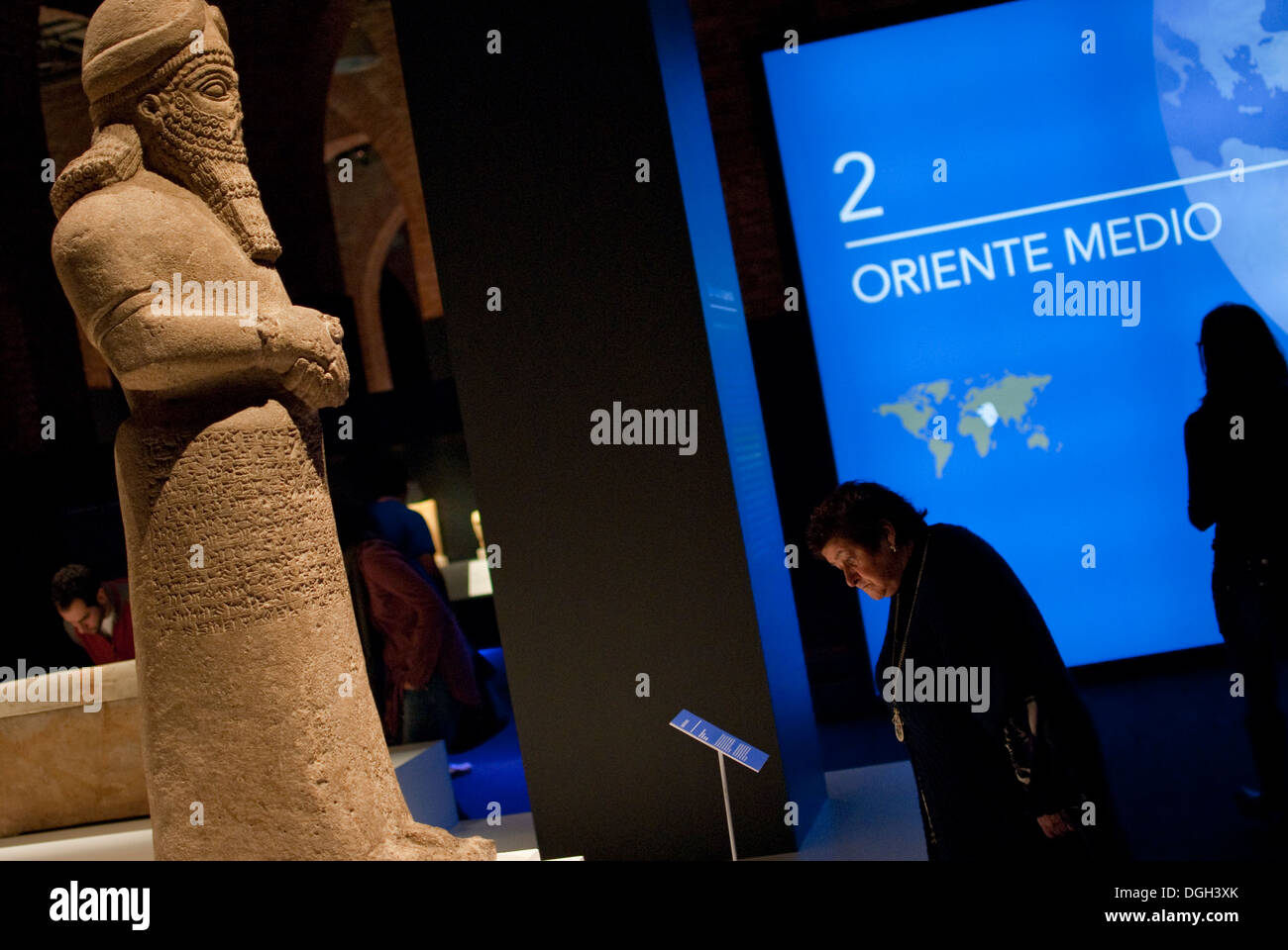 Stein Figur eines damit verbundenen Gottes aus Nimrud (alte Kalhu), Nord-Irak. Neo-assyrischen, ca. 811-783 v. Chr. Stockfoto