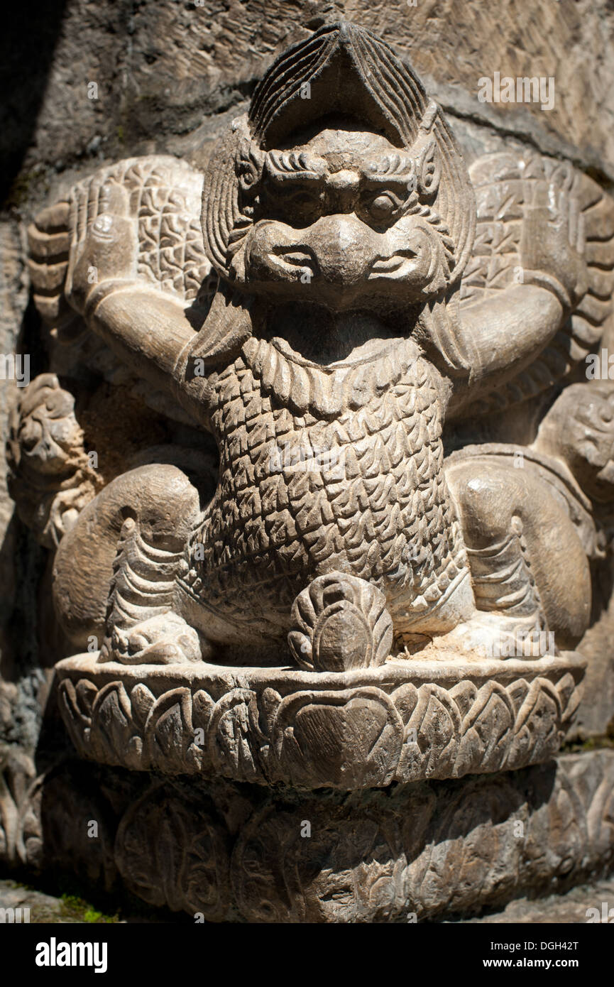 Hindutempel religiöse Architektur Detail. Stein-Idol in Pashupatinath Tempel. Nepal, Kathmandu Stockfoto