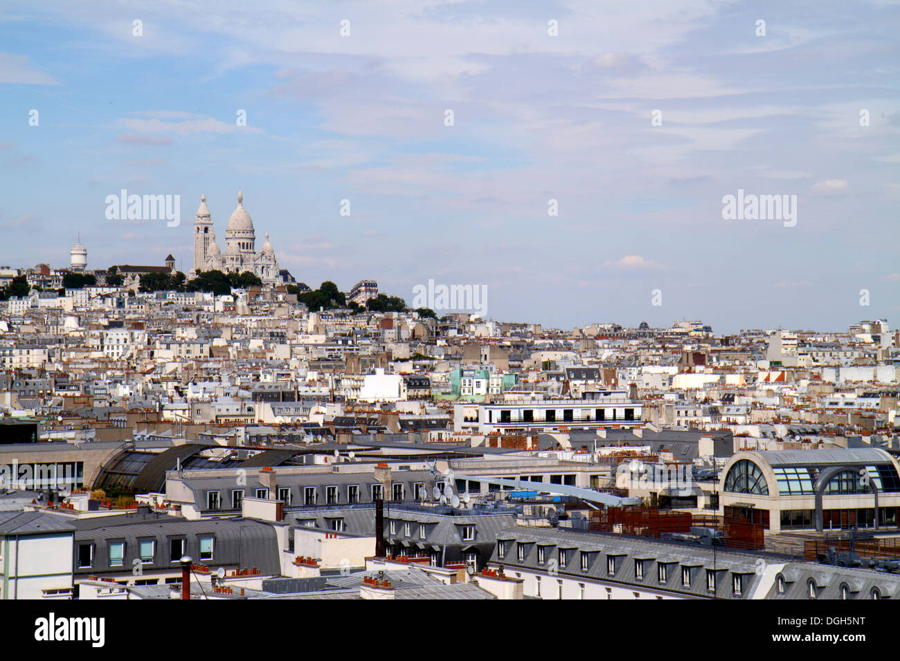 Paris Frankreich,Sacré-Coeur,Montmatre,Rochechouart,Luftaufnahme von oben,Dächer,Skyline der Stadt,Galleries Lafayette Terrasse mit Aussichtsterrasse Stockfoto