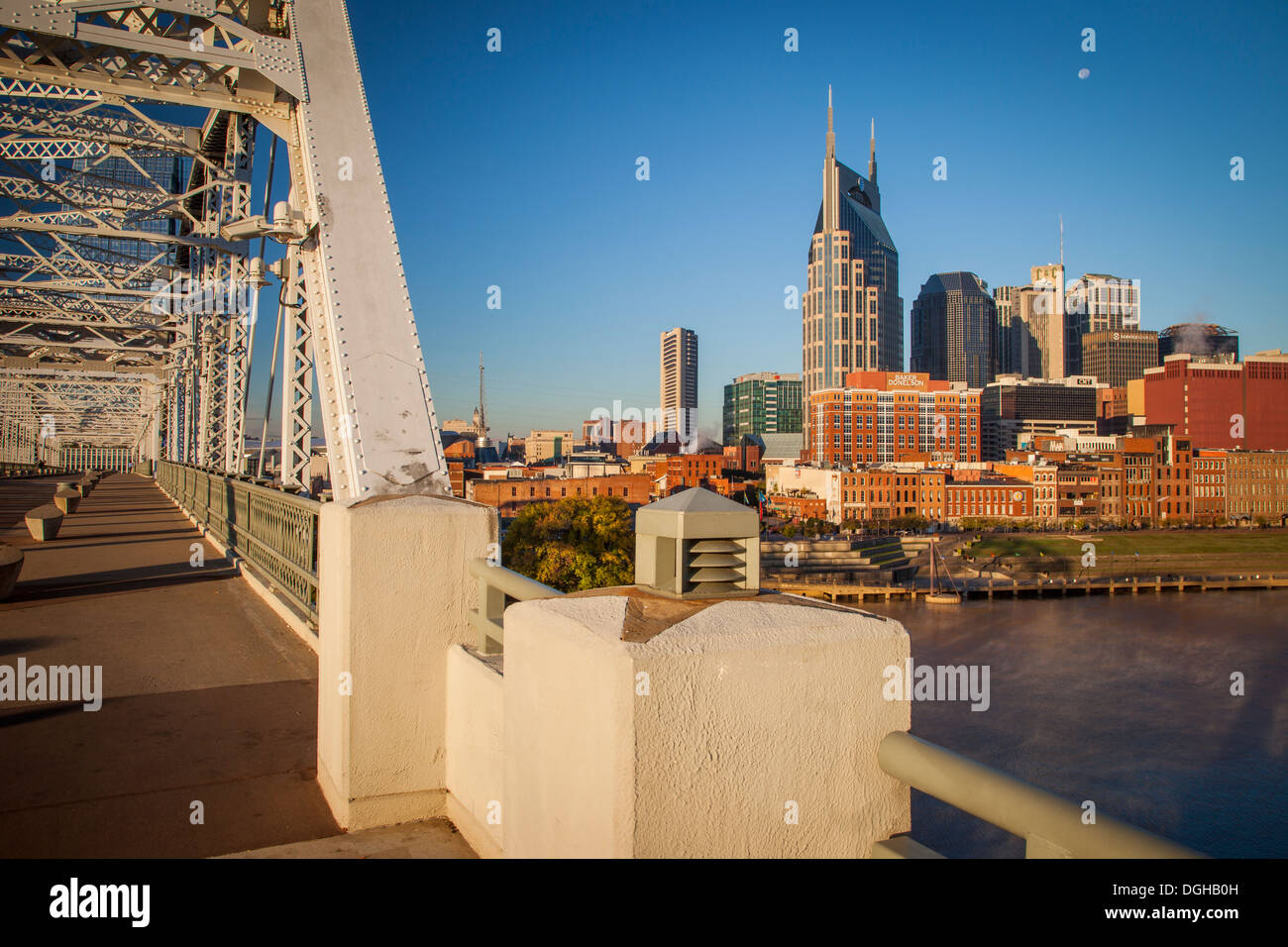 Am frühen Morgen die Shelby Street Bridge mit Blick auf Nashville Tennessee, USA Stockfoto