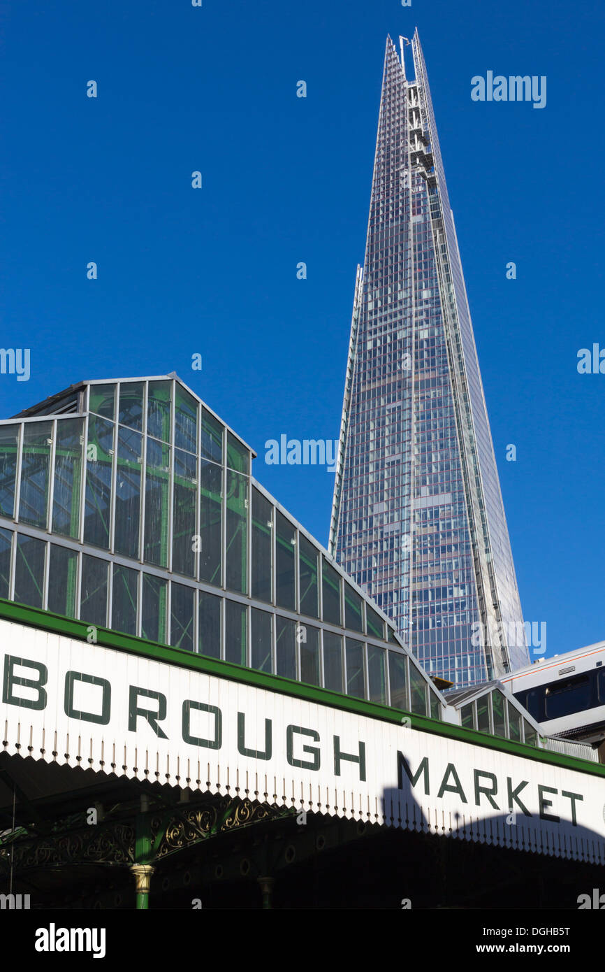 Borough Market und Wolkenkratzer Shard - London Brücke Stockfoto