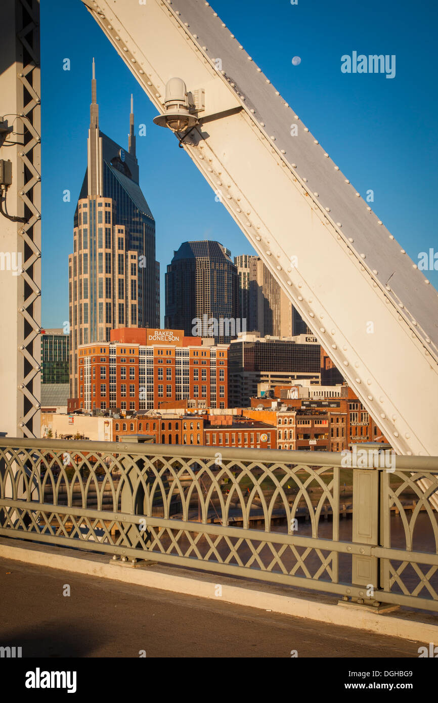 Am frühen Morgen die Shelby Street Bridge mit Blick auf Nashville Tennessee, USA Stockfoto