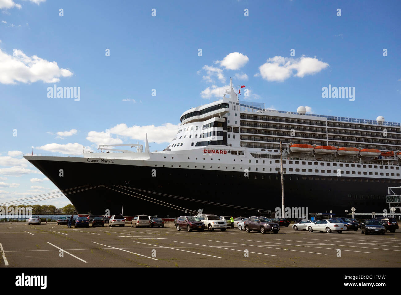 Queen Mary 2 angedockt Brooklyn NY Stockfoto