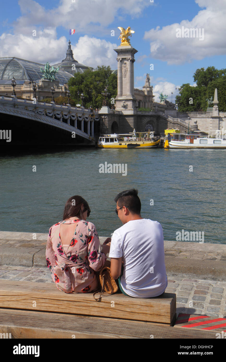 Paris Frankreich, seine, La Rive Gauche, Left Bank, Berge de seine, Pont Alexandre III, Brücke, galerien nationales du Grand Palais, Grand Palais National Stockfoto