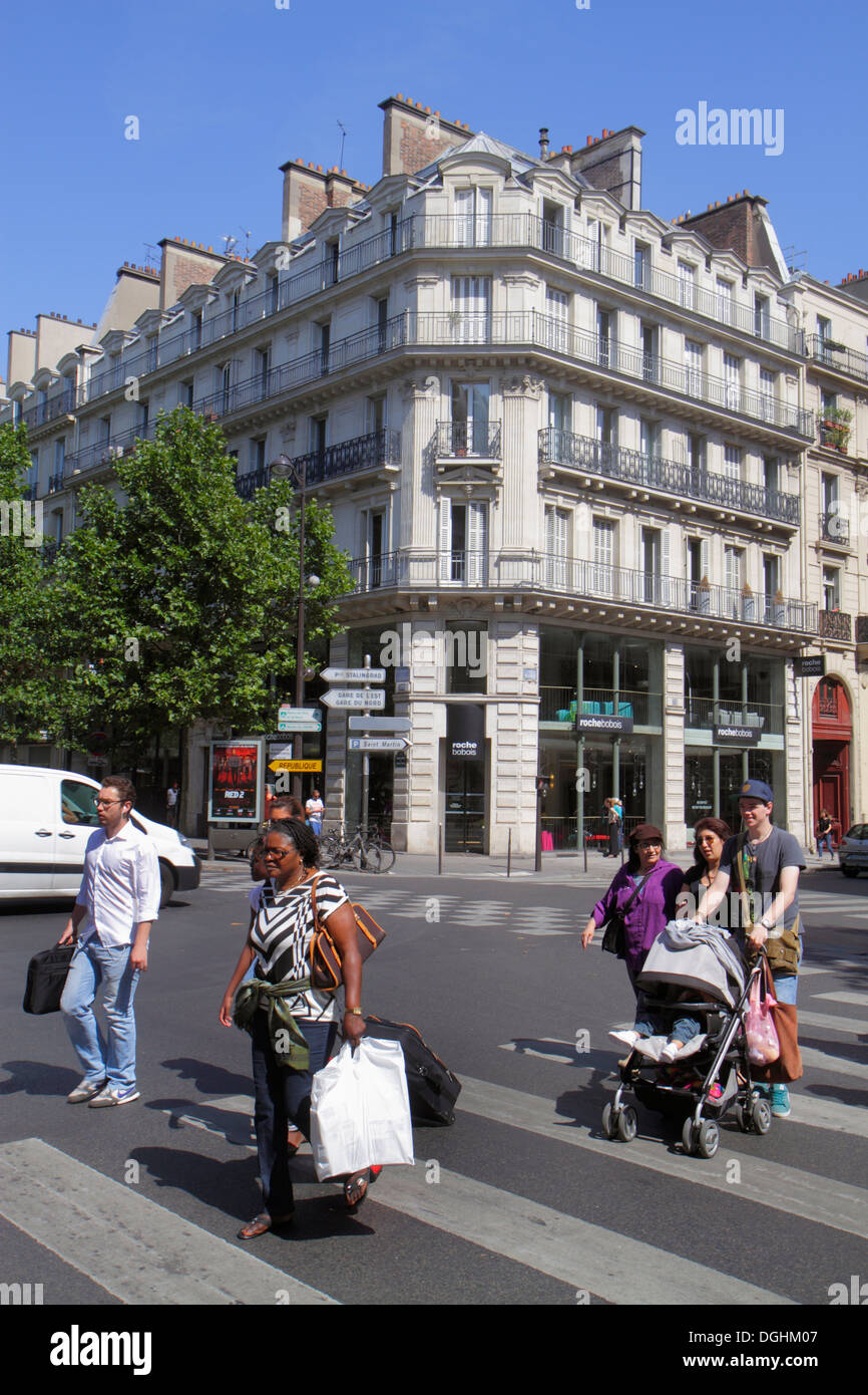 Paris Frankreich, 2. Arrondissement, Boulevard de Sébastopol, Kreuzung Straße, Haussmann Eigentumswohnung, Wohnanlage, Wohnung, Wohnungen, Wohnung, Gebäude, Black adu Stockfoto