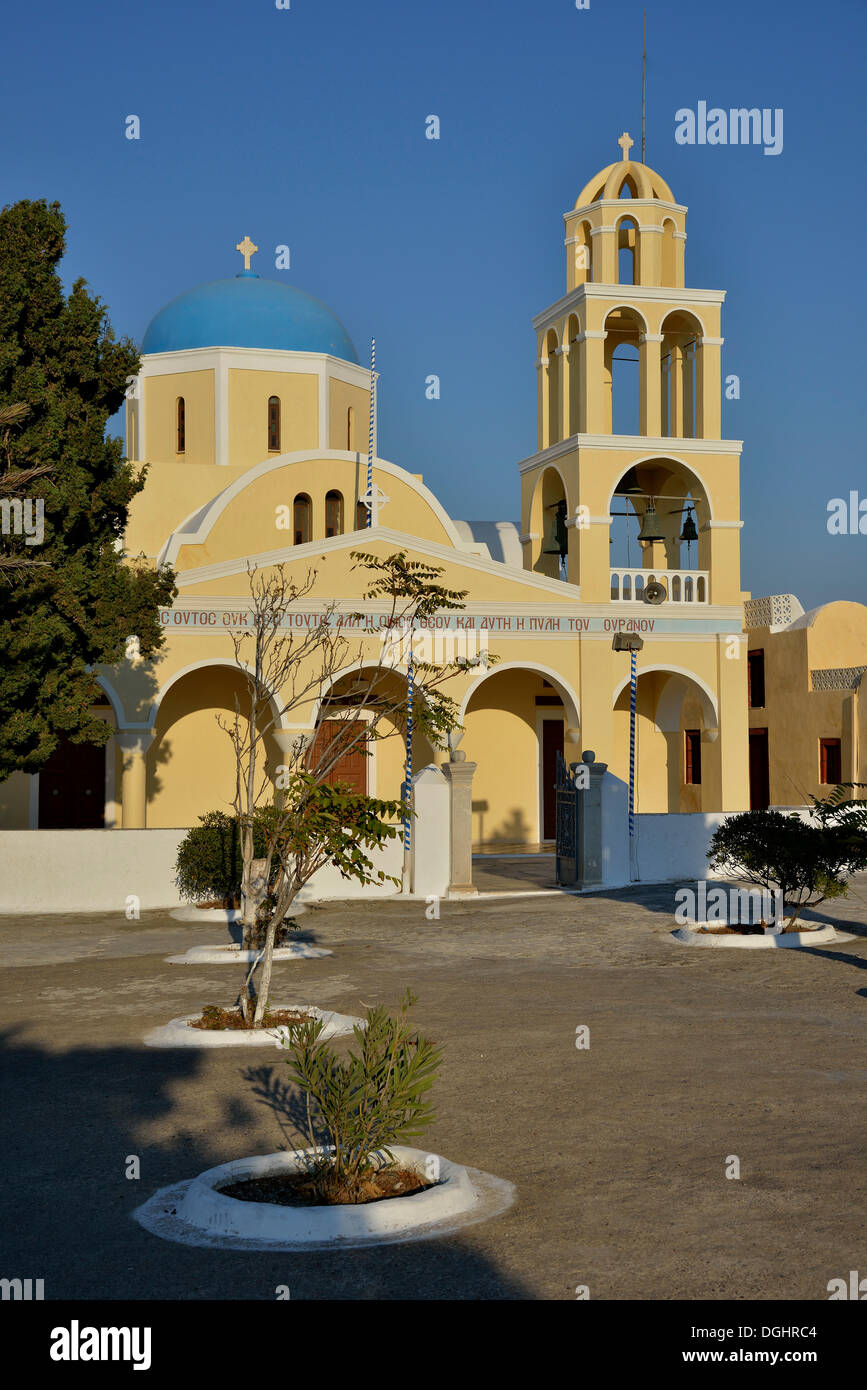 Ágios Geórgios Kirche, Oia, Santorini, Cyclades, griechische Insel, Griechenland, Europa Stockfoto